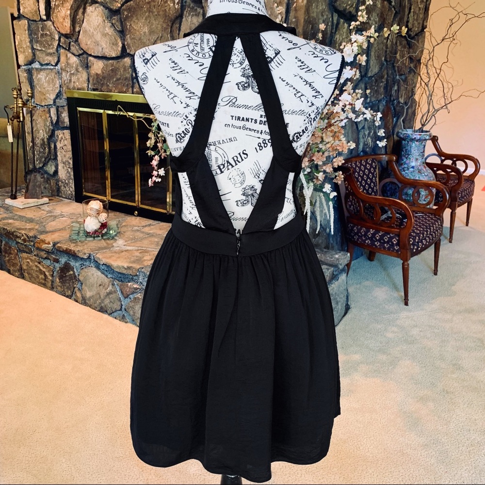 ❌SOLD❌ BCBG Black Cutout Dress Size 8 NWOT - Picture 5 of 8